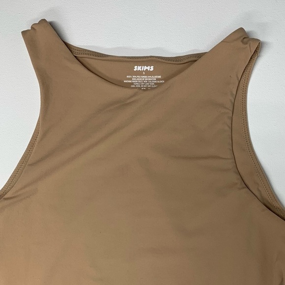 SKIMS NEW WITH TAGS Fits
Everybody Nude High Neck Bodysuit
Size Small - Picture 6 of 9